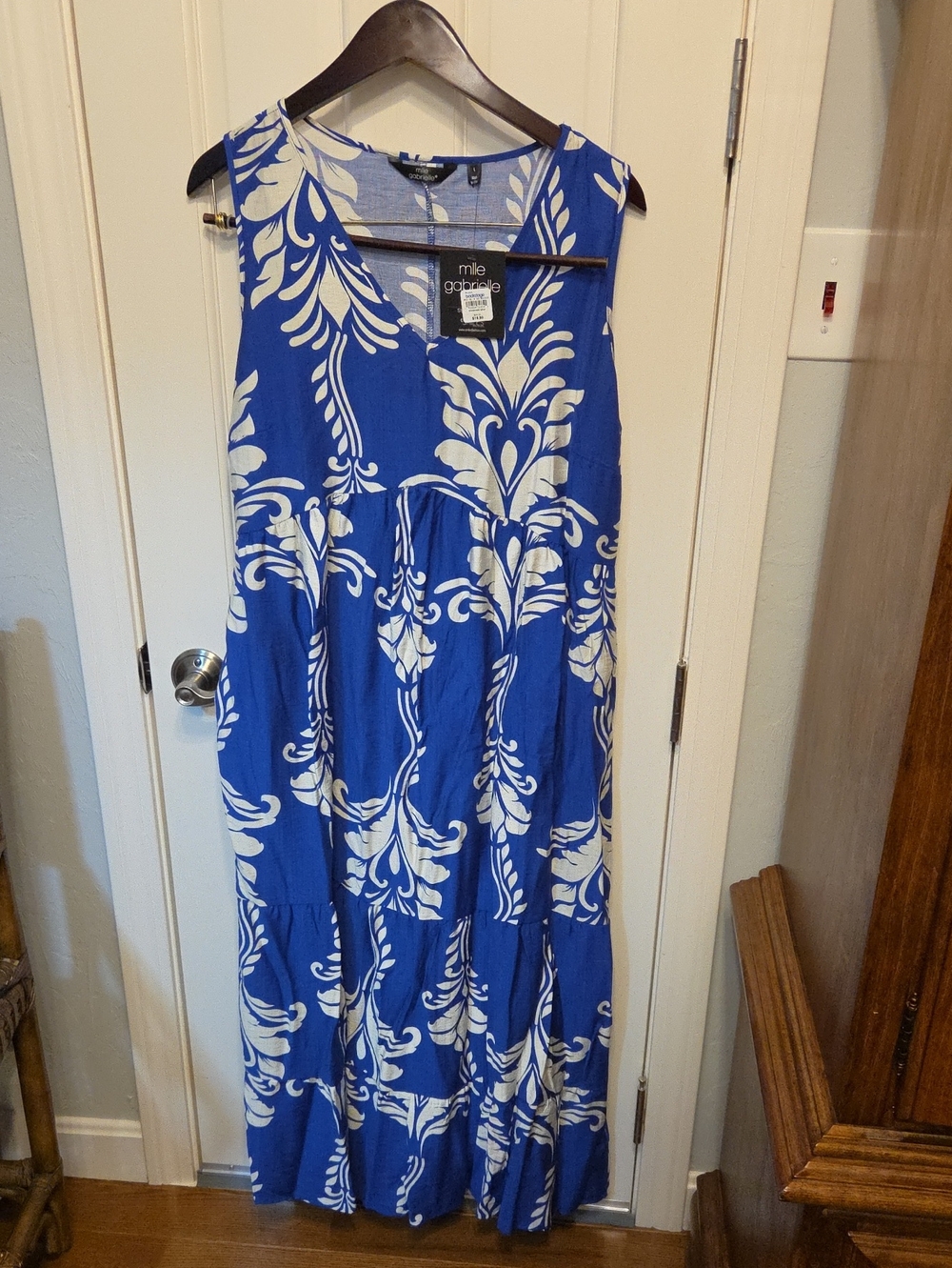 Mile Gabrielle Blue & White Sleeveless Maxi Dress
